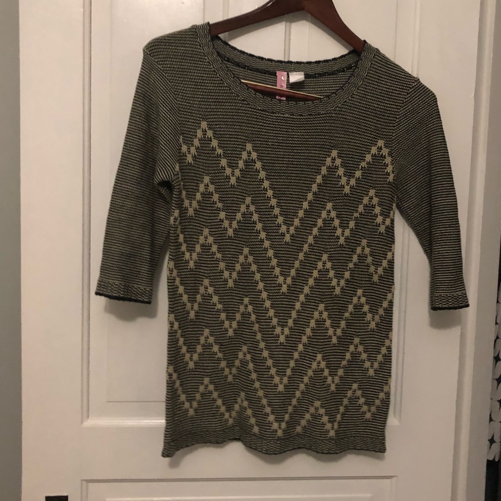 Confess Juniors Black & Tan Sweater